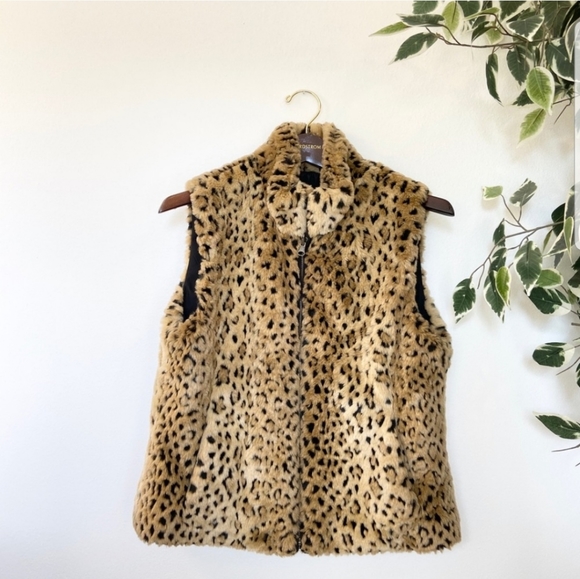 Double Sided Leopard Vest - Picture 2 of 5